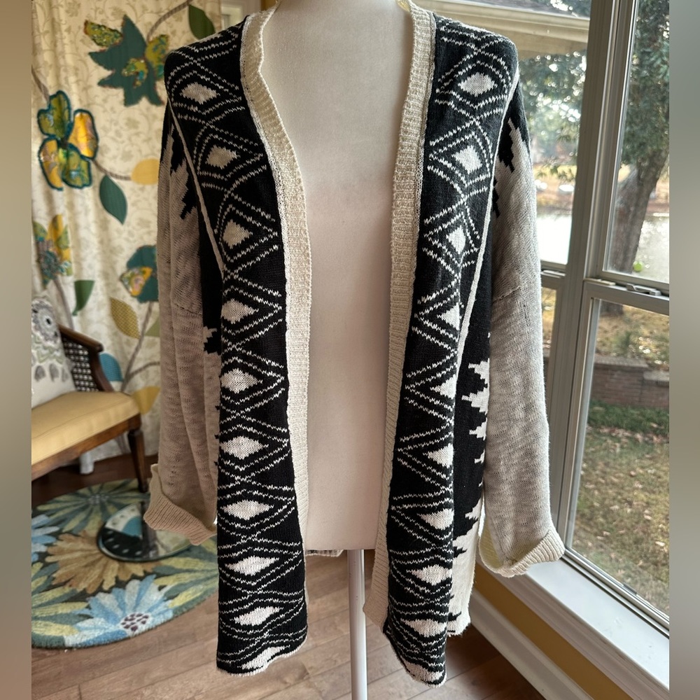 Black And White Patterned Jacket - image 1